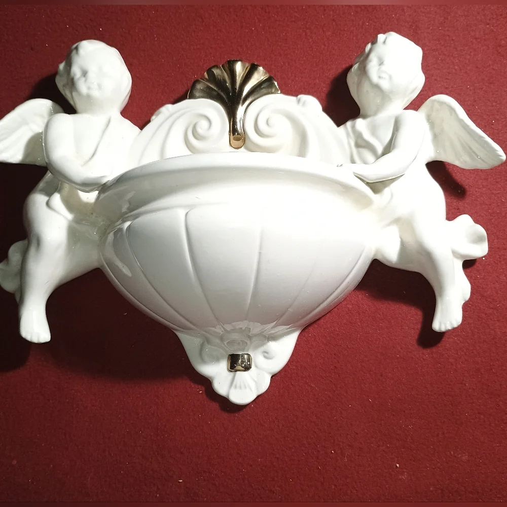 Scioto Ceramics White Ceramic Angel CherunWall Sconce Planter 1989 14x10.5x5.5